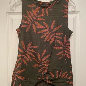 Women’s knotted front tank top-olive leaf